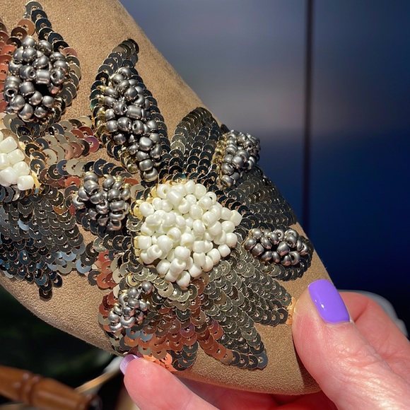 🌺NWOB Stunning Charles by Charles David sequenced mules/microsuede. Size… - Picture 3 of 8